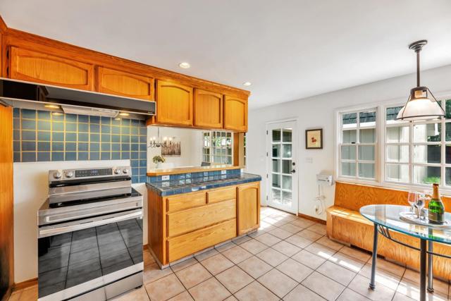 632 Saint Claire Drive, Palo Alto CA: https://media.crmls.org/mediaz/440d3962-1089-40fa-ba82-d169d41d9b28.jpg
