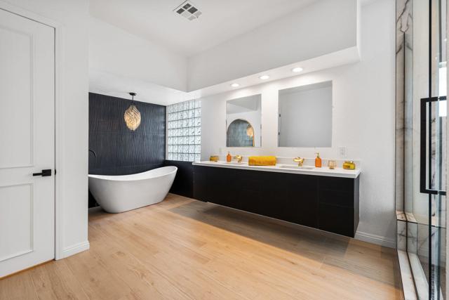 47215 Heliotrope Drive, Palm Desert CA: https://media.crmls.org/mediaz/440dd0b9-0497-42a5-b6b7-775155060e38.jpg