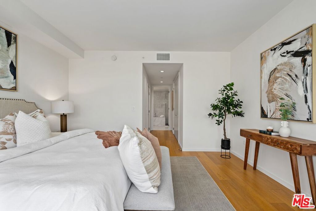 MLS #25604903 image #16