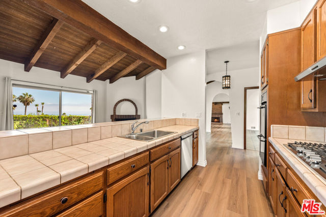 Drew Fenton | 3636 Malibu Country Drive Malibu CA | MLS: 7494351 Drew Fenton | 3636 Malibu Country Drive Malibu CA | MLS: 7494351