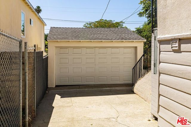 5368 Oakland Street photo 22