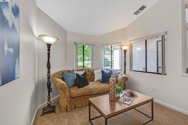 Image 8 of 36 For 7561 Helmsdale Ct