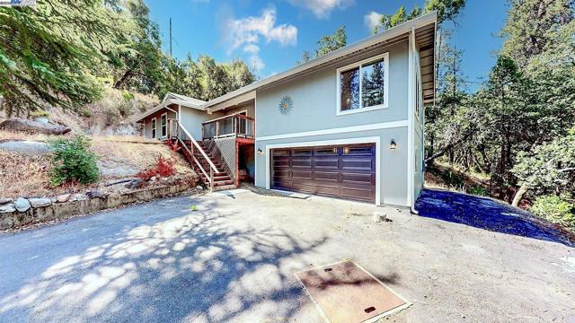 21451 Phoenix Lake Rd, Sonora CA: https://media.crmls.org/mediaz/440f46d4-4bf5-40cf-abfb-9884096d96a7.jpg