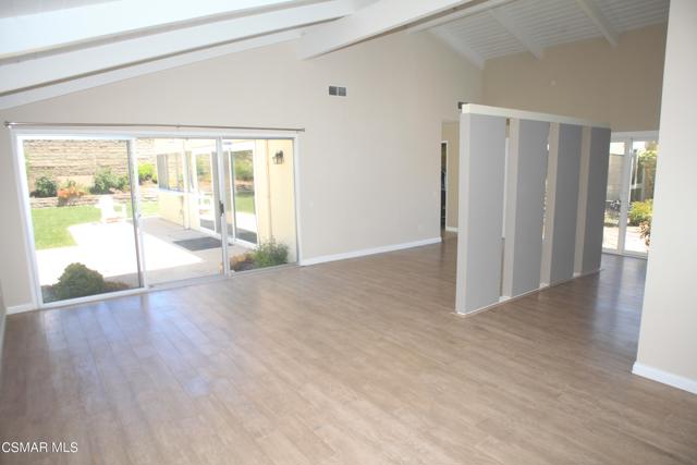 4518 Henley Court, Westlake Village CA: https://media.crmls.org/mediaz/440f4af1-bdf5-4a31-871a-50453bb32bac.jpg