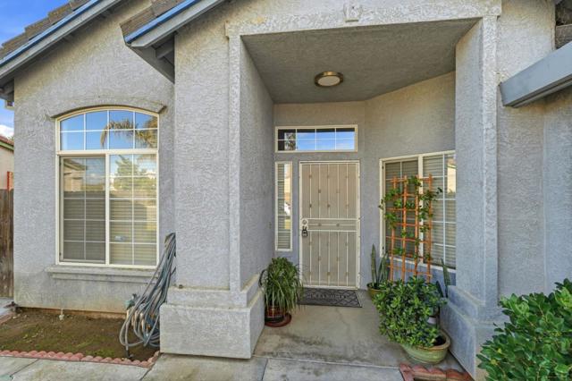 1883 College Greens Drive, Los Banos CA: https://media.crmls.org/mediaz/440ff74e-3e5e-43c4-84b5-5c0d91b838e9.jpg