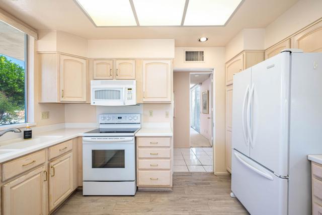 Image 17 of 34 For 76870 Robin Drive