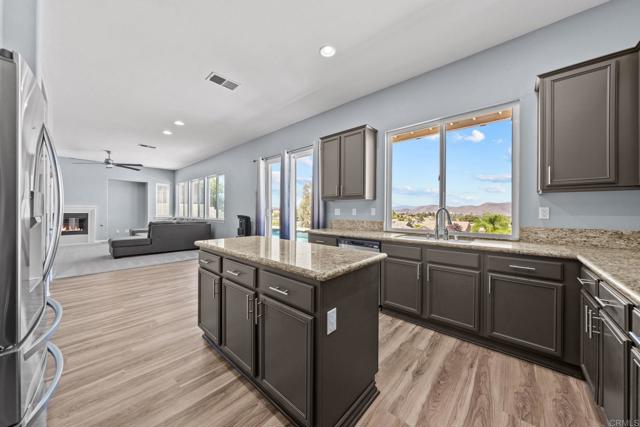 28303 Pinyon Pine Court, Menifee CA: https://media.crmls.org/mediaz/44116fc0-4784-4304-b352-d5669e2740ea.jpg