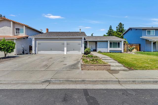 6608 Neptune Court, San Jose CA: https://media.crmls.org/mediaz/441179a9-a4cd-405c-830b-37b4f9588a07.jpg