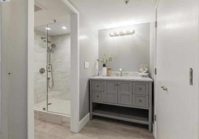 999 16Th St, San Francisco CA: https://media.crmls.org/mediaz/4411c7da-8a2a-4c54-ae19-fbaf5c822b8b.jpg