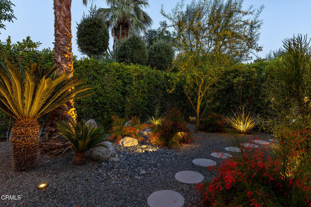 Detail Gallery Image 27 of 29 For 1576 E San Lorenzo Rd, Palm Springs,  CA 92264 - 4 Beds | 3/1 Baths