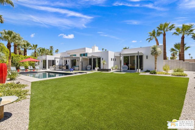 1449 N Via Miraleste, Palm Springs CA: https://media.crmls.org/mediaz/4412b23d-eec1-4e09-bd26-e7a149123472.jpg