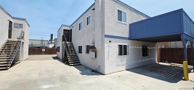 4233 39th ST, San Diego CA: https://media.crmls.org/mediaz/44135897-1065-460f-9ff4-5b91e6f3ed80.jpg