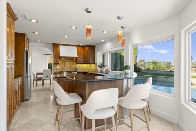 213 Via Palacio, Encinitas CA: https://media.crmls.org/mediaz/44139711-d12f-4d87-b720-23dd412c42f3.jpg