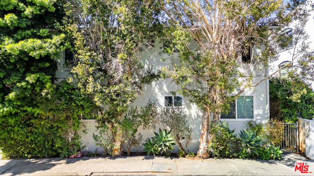 1411 Innes Place, Venice CA: https://media.crmls.org/mediaz/4414bd19-2091-46aa-a4d3-0c83e45ae27d.jpg