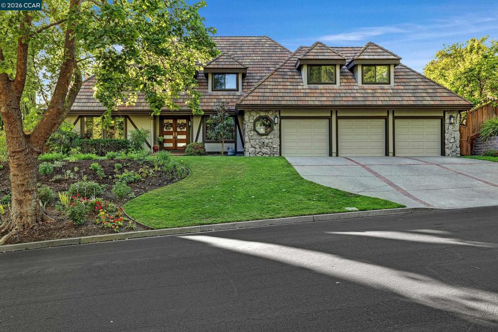 409 Full Moon Way