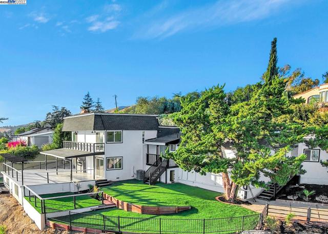 10745 Ridgeview Way, San Jose CA: https://media.crmls.org/mediaz/441568b0-bf6b-4635-9c00-560b9e1e12ec.jpg