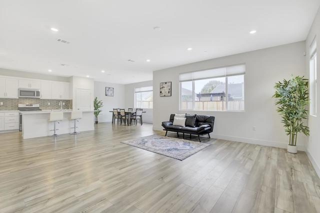 5161 Maniago Way, Antioch CA: https://media.crmls.org/mediaz/441593fc-f5da-42e4-9db6-6069880bdf3d.jpg