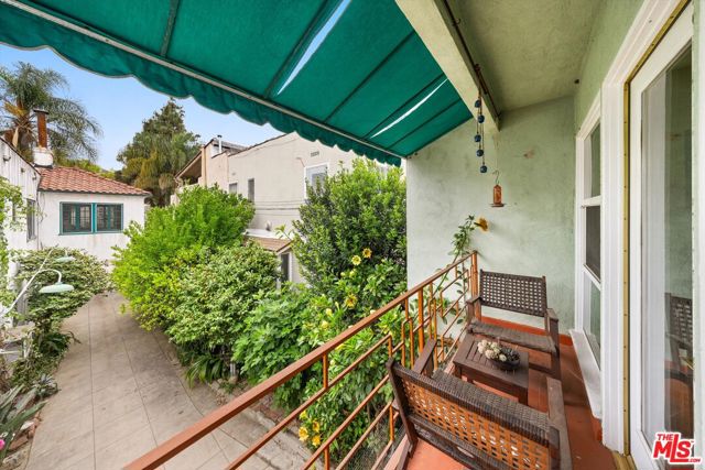 1266 N Flores Street, West Hollywood CA: https://media.crmls.org/mediaz/4415cd9b-f83d-4b1b-b6b8-8ab77dc6dd8e.jpg