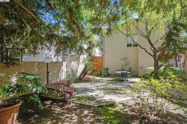 480 N Winchester Blvd, Santa Clara CA: https://media.crmls.org/mediaz/441621ae-ccf5-42e2-8373-d7c9f7a3700f.jpg