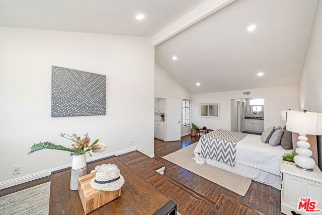 2366 Applewood Circle, Fullerton CA: https://media.crmls.org/mediaz/44163d36-1a8a-4b85-94d5-99c68b1bb766.jpg