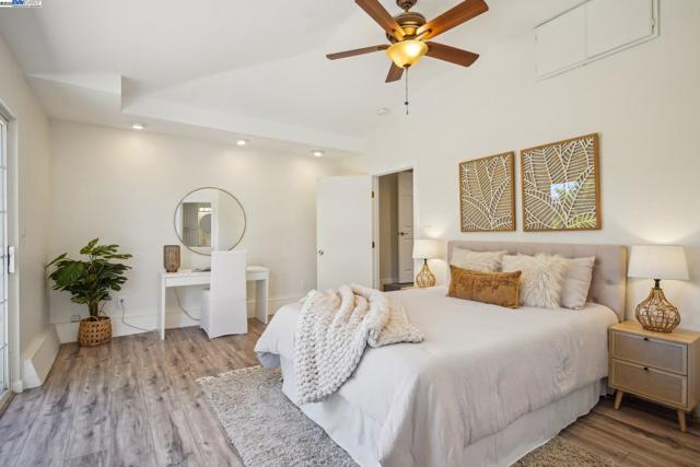Image 16 of 55 For 14917 Berry Way