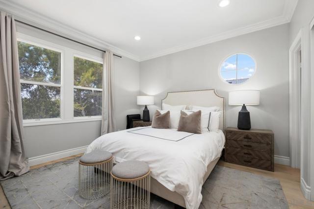 50 Whitehall, Newport Beach CA: https://media.crmls.org/mediaz/4416b23a-b829-4529-b685-34844edc0921.jpg