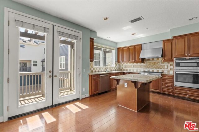 6010 Celedon, Playa Vista CA: https://media.crmls.org/mediaz/4416c05a-68e1-491d-bb60-ee6949a19fcb.jpg