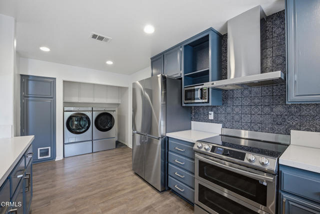 574 Charles Street, Moorpark CA: https://media.crmls.org/mediaz/441706c0-730c-42f3-af17-c083117d349f.jpg