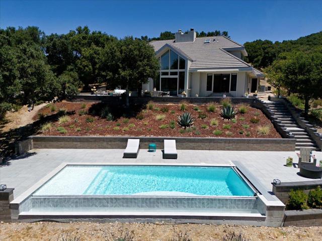 31499 Via Las Rosas, Carmel Valley CA: https://media.crmls.org/mediaz/4417c9b1-8353-4441-880d-e1c4ab844d3d.jpg
