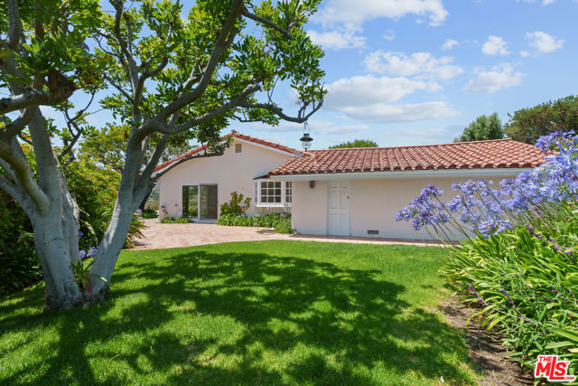 6236 Trancas Canyon Road, Malibu CA: https://media.crmls.org/mediaz/4417cfd6-f012-4c6a-a9f1-ef56f656fc8d.jpg