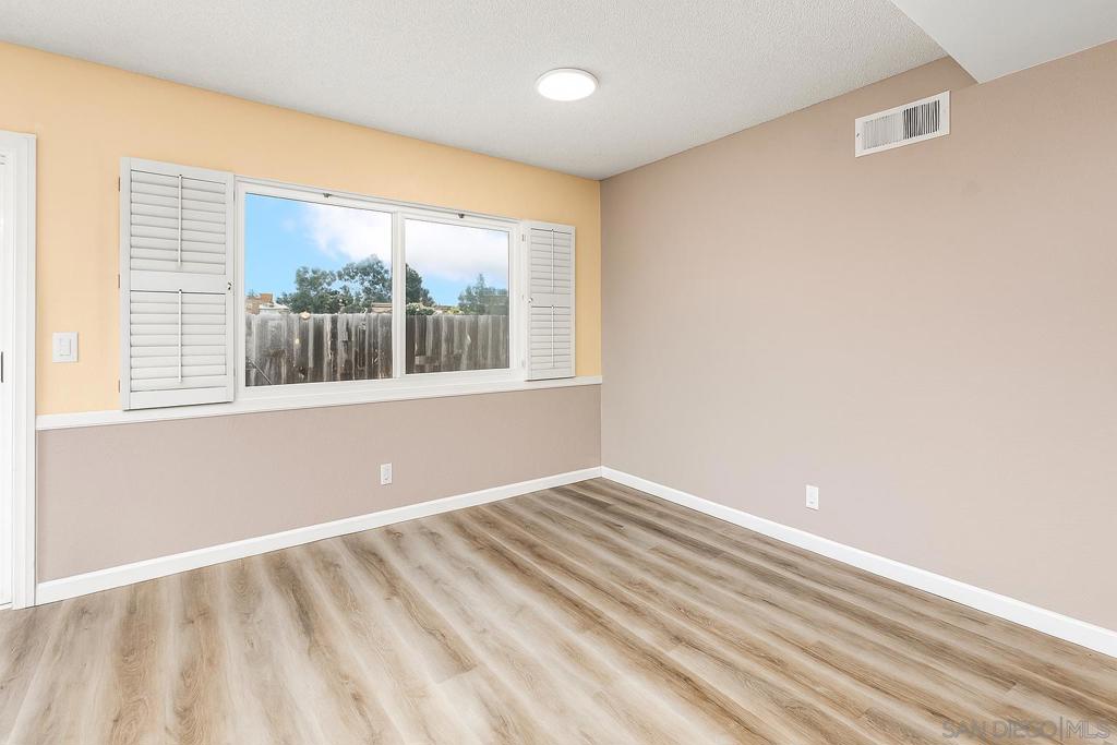 MLS #250032958SD img 5