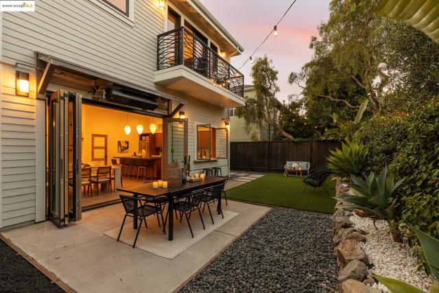 5734 Maccall St, Oakland CA: https://media.crmls.org/mediaz/44181e89-c822-40e6-9b72-0222b2117aa8.jpg