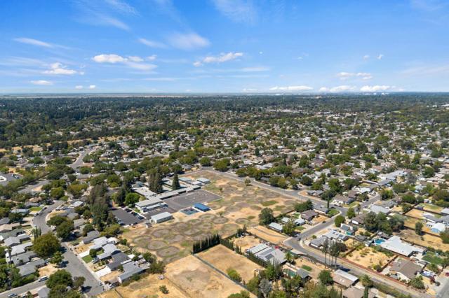 7541 19th Street, Sacramento CA: https://media.crmls.org/mediaz/44182f2a-33e5-48f5-ba8c-8fa7dc1ef7b1.jpg