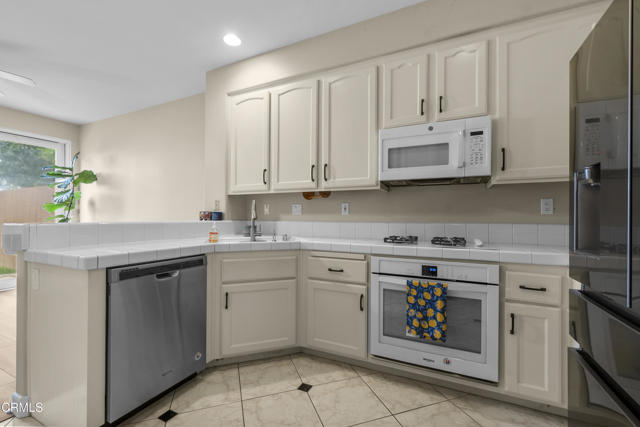 Detail Gallery Image 18 of 48 For 5297 Paseo Ricoso, Camarillo,  CA 93012 - 3 Beds | 2/1 Baths