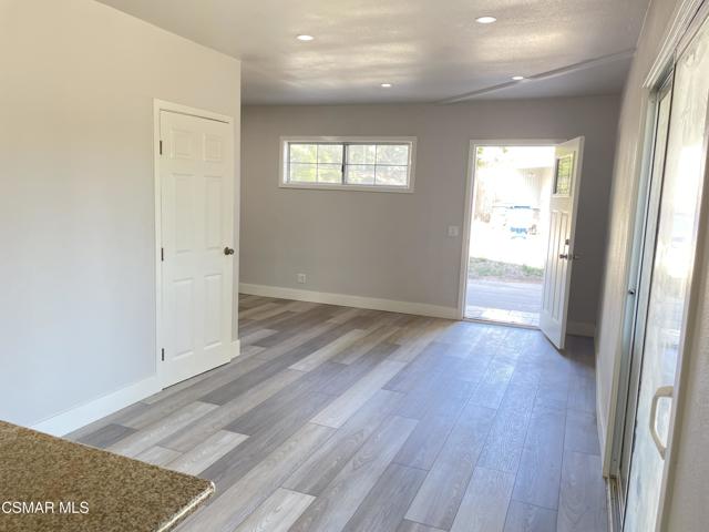952 Pickwick Court, Thousand Oaks CA: https://media.crmls.org/mediaz/44189dfc-de26-4ade-9423-396c1c4c26e0.jpg