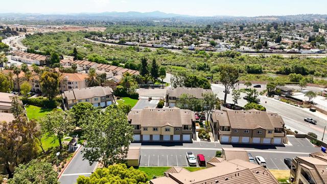 5033 Los Morros Way, Oceanside CA: https://media.crmls.org/mediaz/4418c1eb-e626-4770-b2b9-c537703dbe55.jpg
