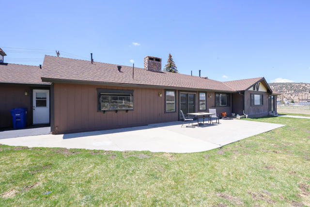 108 Palomino Drive, Big Bear CA: https://media.crmls.org/mediaz/44192a90-0cf0-4380-ad2f-8b4289ecb902.jpg