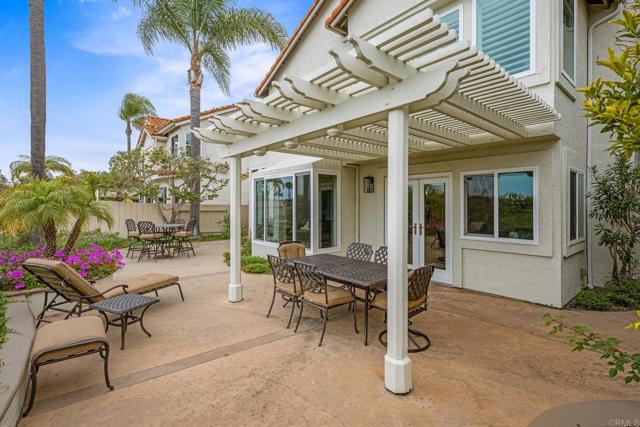7045 Via Cabana, Carlsbad CA: https://media.crmls.org/mediaz/44193075-bc83-4bdd-b503-a34b807a7539.jpg