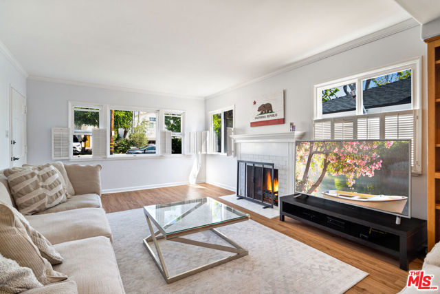 2205 ELM Avenue, Manhattan Beach, California 90266, 2 Bedrooms Bedrooms, ,2 BathroomsBathrooms,Residential,Sold,ELM,22148905