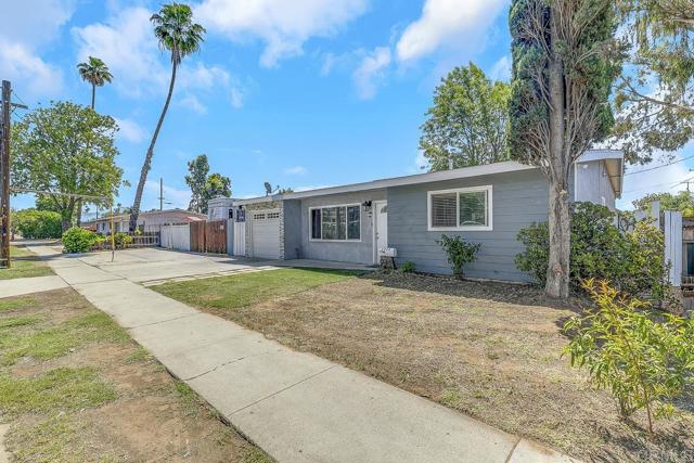 Detail Gallery Image 3 of 27 For 1215 E Mission Ave, Escondido,  CA 92027 - 3 Beds | 1 Baths