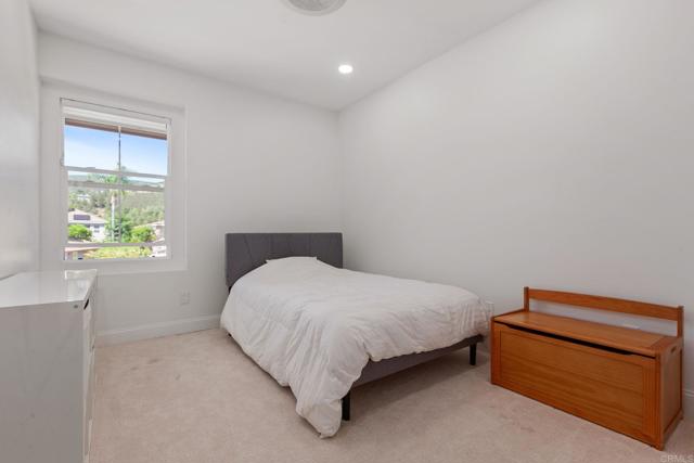1438 Dolphin Court, San Marcos CA: https://media.crmls.org/mediaz/441a63f6-e807-4f5d-a4c2-6abd662fe839.jpg
