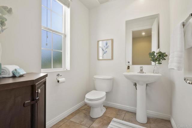 Detail Gallery Image 12 of 43 For 3436 Laurashawn Ln, Escondido,  CA 92026 - 3 Beds | 2/1 Baths