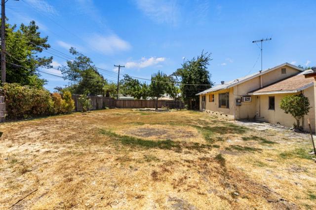 7541 19th Street, Sacramento CA: https://media.crmls.org/mediaz/441afe0f-7cbb-4370-a394-0e5940b99b6a.jpg