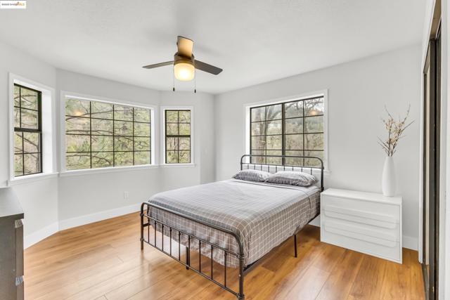16806 Brewer Rd, Grass Valley CA: https://media.crmls.org/mediaz/441b838f-6578-432b-93ca-ff15c36bc12a.jpg