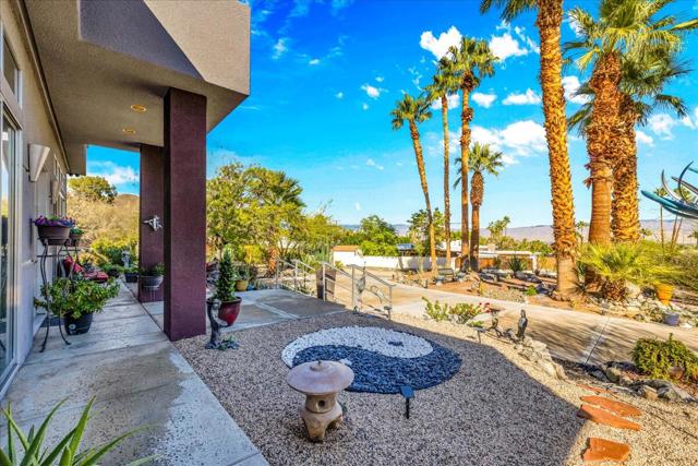 39061 Bel Air Drive, Cathedral City CA: https://media.crmls.org/mediaz/441bf4a2-f84a-4638-a26f-0c9bfe30a6c2.jpg