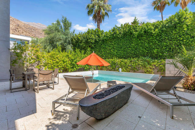 350 Goleta Way, Palm Springs CA: https://media.crmls.org/mediaz/441c9650-0cf2-4578-b6b2-6f5d4c01c49f.jpg