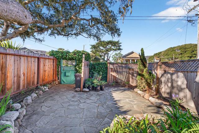 421 Eardley Avenue, Pacific Grove CA: https://media.crmls.org/mediaz/441cc078-3f8d-4da0-ae1d-0cd7a7c7b41b.jpg