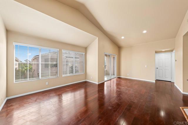 1259 El Cortez Court, Chula Vista CA: https://media.crmls.org/mediaz/441e01fe-3df7-4e05-8d25-e2b3cdbf526c.jpg