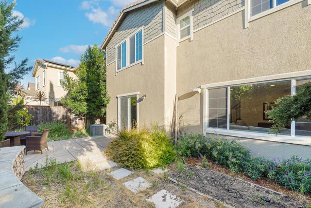 3970 Jordan Ranch Drive, Dublin CA: https://media.crmls.org/mediaz/441e4696-c9e5-4265-a159-3ae8a7a71fb6.jpg