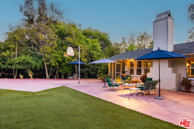 7917 Woodrow Wilson Drive, Los Angeles CA: https://media.crmls.org/mediaz/441f0caa-f78b-4389-a794-091ab7dd2c64.jpg